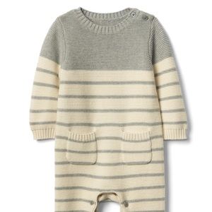 *SOLD* NWT Gap Baby striped long-sleeve onesie size 6-12m